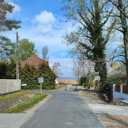 Perge Üdülövilla Balatonszarszo Exterior foto